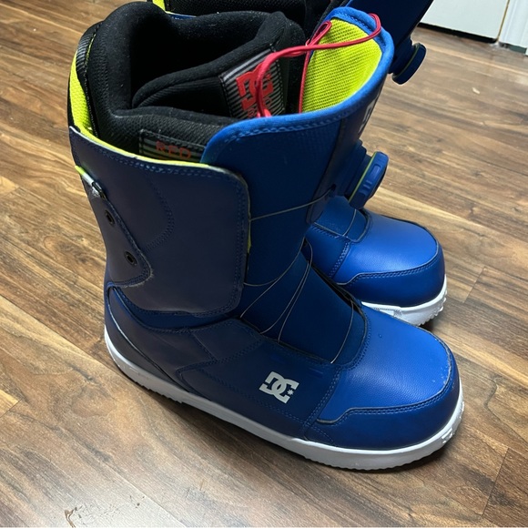DC Snowboarding Boots Size US12. - Picture 3 of 4